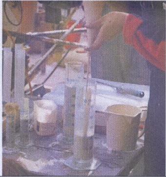 Σ ε λ ί δ α 33 Ο έλεγχος της ρευστότητας γίνεται με την μέτρηση του φαινομένου ιξώδους, βάσει της δοκιμής του κώνου του Marsh (Εικ.6).
