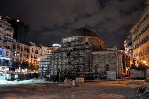 Σύµφωνα µε την εντοιχισµένη κτητορική επιγραφή στη δυτική όψη του κτιρίου, κτίστηκε στα 1467/68 από την κόρη του στρατιωτικού διοικητή Χαµζά Μπέη και ανοικοδοµήθηκε το 1620.