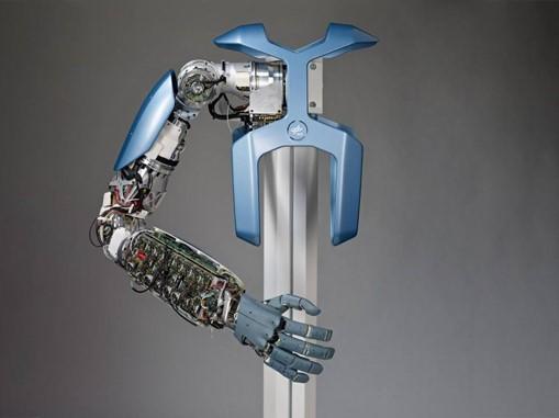 Chapter 4 The Role of Anthropomorphism Figure 4.1: The DLR Anthropomorphic Arm Hand System.