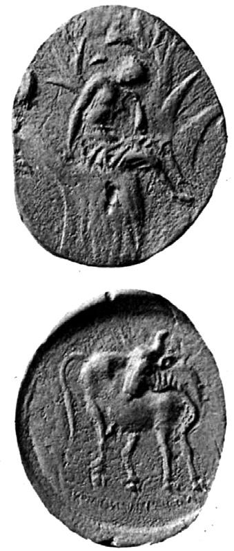 Οι τύποι της Συβρίτου διαφέρουν από τους γορτυνιακούς σε κάποια σημεία: Στον οπισθότυπο της πρώτης έκδοσης απεικονίζεται ένας καθιστός ταύρος, με στραμμένη την κεφαλή προς τα πίσω και την αρχα κή
