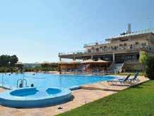 EPIHOTEL ODYSSEAS HOTEL Βρίσκεται 1 χλμ. από το γραφικό λιμάνι του Κατάκολου και 10 χλμ. από τον Πύργο.