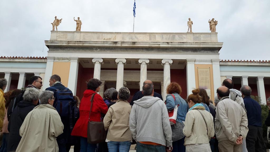 Η κοινωνία έχει ανάγκη το