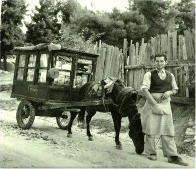 Το μεταφορικό του μέσο ήταν ένα υποζύγιο (γάιδαρος ή μουλάρι, μερικές φορές ρυμουλκούσαν και μικρή άμαξα) και αργότερα το ποδήλατο ή μηχανοκίνητο δίτροχο.