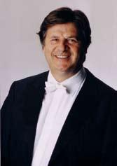 Günter Neuhold διεύθυνση ορχήστρας Ο Günter Neuhold γεννήθηκε το 1947 στο Γκρατς της Αυστρίας, όπου ολοκλήρωσε τις μεταπτυχιακές του σπουδές στο Ωδείο του Γκρατς το 1969.