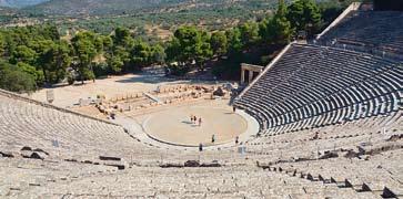 Στα χρόνια της ακμής -τον 18ο αιώνα- στα Αμπελάκια λειτουργούσε το Ελληνομουσείο -μεγάλη σχολή όπου που δίδαξε μάλιστα ο Ευγένιος Βούλγαρης- και η Μανιάρειος σχολή.