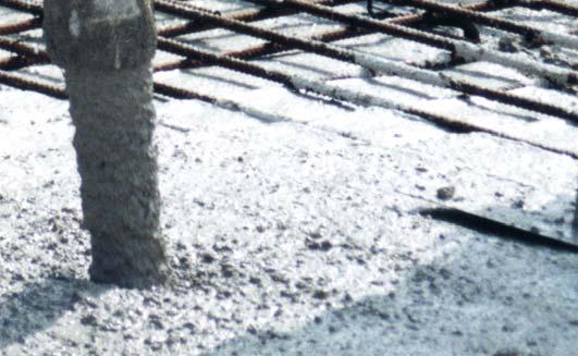 PUNEREA IN OPERA Clase de consistenta Forma particulara a zonei externe laterala a rigolei, formata din nervuri antitorsiune si evacuari preinstalate (care imbunatatesc aderenta la beton a