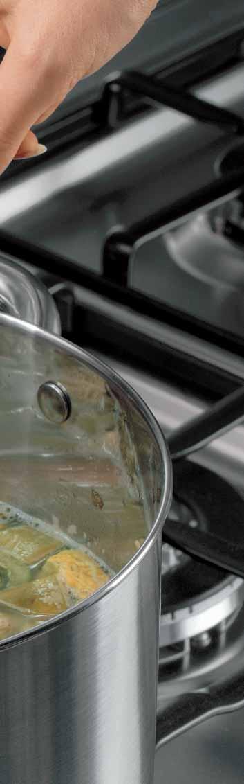 Σούπα Minestrone 2 η Συνταγή Υλικά 45 γρ. μπέικον 100 γρ. ξερά φασόλια, 1 ματσάκι μαϊντανό, 2 φύλλα φασκόμηλο, 1 σκελίδα σκόρδο, 100 γρ.
