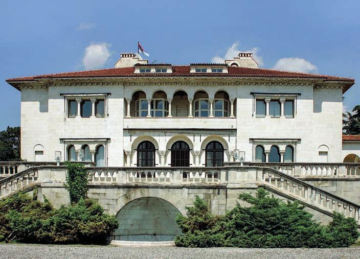 Тијана Борић Сл. 88. Краљевски двор, Београд, 1924 1929. делом продала, делимично поклонила, а једним делом уступила као компензацију за нека друга краљева имања по Београду и Србији.