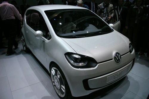 14. VOLKSWAGEN UP BLUE-E-MOTION Από το 2013 Γενικά Χαρακτηριστικά: Διαστάσεις; Μ 3,19 m x Π 1,64 m x Υ 1,47 m Αριθμός θέσεων 3 + 1 Κίνηση Εμπρόσθιοι Τροχοί Ηλεκτρικός κινητήρας 45 kw Αυτονομία 130 km