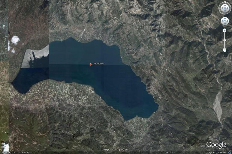 3.12. Λίμνη Τριχωνίδα Γεωγραφία: Η λίμνη Τριχωνίδα (Εικόνα 14) βρίσκεται στο Νομό Αιτωλοακαρνανίας κοντά στο Αγρίνιο (38 ο 31 Ν και 21 ο 36 Ε), σε υψόμετρο 159 μέτρα και έχει συνολική επιφάνεια ίση
