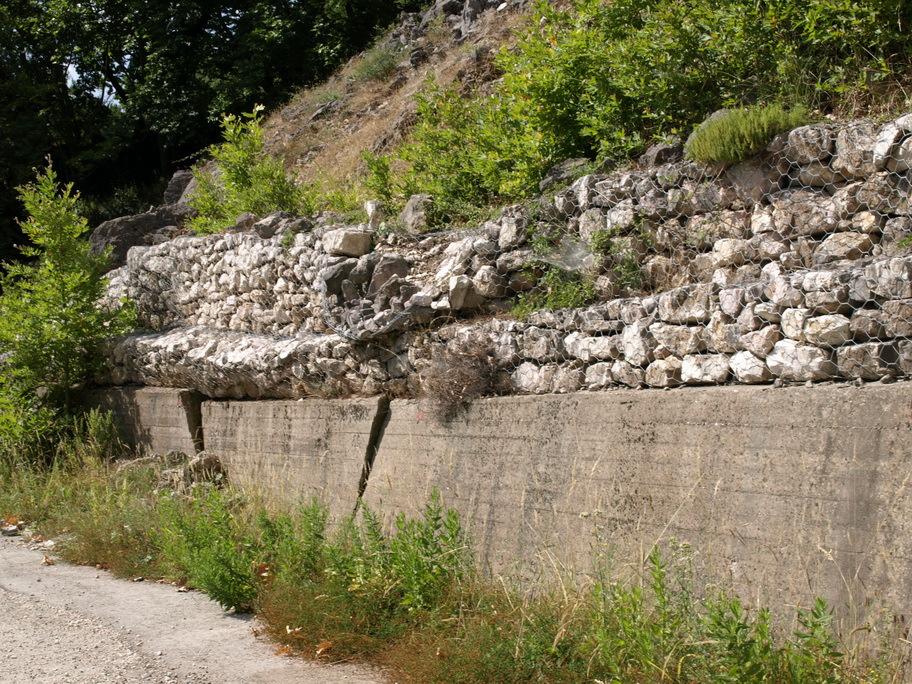 Εικόνα 38 Συρµατοκιβώτια και τοιχία