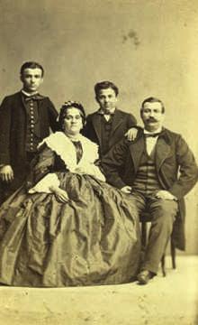 14 Unknown man, photographer Stefan Vulpe, 60s of the 19th century, Inventory No. KI - 2287/95 Fig. 15 Unknown family, photographer Stefan Vulpe, 60s of the 19th century, Inventory No.