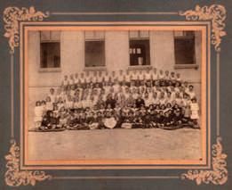 ГОРДАНА ПЕТКОВИЋ Сл. 3 Карловачки соколи, 1905. Fig.