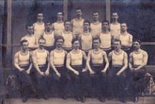 ГОРДАНА ПЕТКОВИЋ Сл. 8 Српски соколи у Прагу, 1911. Fig. 8 Serbian Sokols in Prague, 1911 Сл. 9 Соколска јавна вежба у Дворској башти, Сремски Карловци, 1907. Fig. 9 Sokol public exercise in Royal Garden, Sremski Karlovci, 1907 свесоколски састанак - 7.