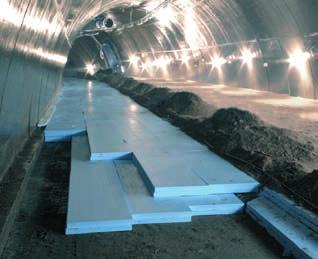 Izoliuotas tunelis Lengvasvoris užpildas Važiuojamoji dalis Kelio pylimas Pagrindas Lengvasvoris užpildas STYROFOAM 00/00 9 pav.
