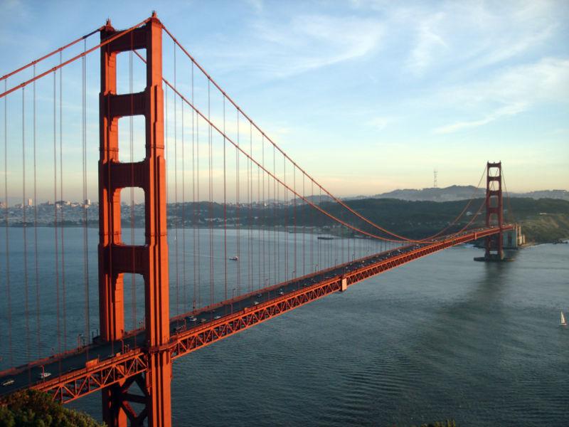 Golden Gate: - viseći most u San Franciscu (SAD) - građen od 05. 01. 1933. 27. 05. 1937. - 6 prometnih staza + pješačke staze - dug 2737 m, širok 27 m, visina 67 m nad vodom - max.