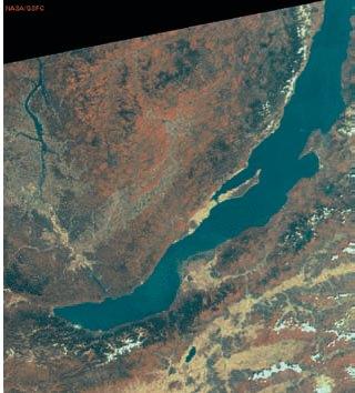 Εικόνα 14.4: Λίμνη Βαϊκάλη Οι λίμνες της Γης καλύπτουν λιγότερο από το 2% της επιφάνειάς της. Οι περισσότερες περιέχουν γλυκό νερό.