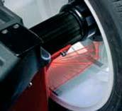 4) - laserový zameriavací systém odstraňuje nepresnosti v umiestnení závažia a rampa zároveň slúži na výborné osvetlenie