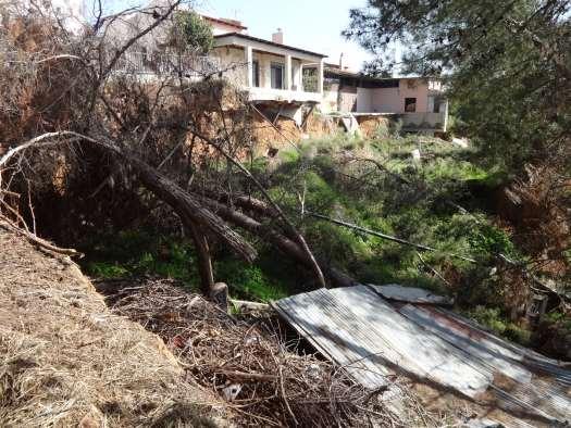 Κατολίσθηση στο κατάντη τμήμα του ΝΔ αστικού πρανούς στον οικισμό Κάτω Σχολάρι του