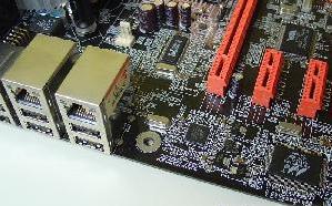 Một vài Mainboard phục vụ cho High-end Một vấn đề ở chỗ Chip Gigabit Ethernet nối với hệ thống như thế nào. Nếu nối với chuẩn PCI Bus, nó có thể không đạt được tốc độ lớn nhất.