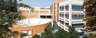 Ευρωπαϊκό Πανεπιστήμιο Κύπρου ΣΧΟΛΕΣ ΚΑΙ ΤΜΗΜΑΤΑ Στο Ευρωπαϊκό Πανεπιστήμιο Κύπρου λειτουργούν 5 Σχολές με 9 τμήματα, από τις οποίες προσφέρονται Πτυχιακά (Bachelor Degree), Μεταπτυχιακά (Master