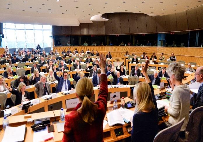 Ψηφοφορία στην επιτροπή: δι ανατάσεως της χειρός και με κατάλογο ψηφοφορίας Ευρωπαϊκό Κοινοβούλιο (2017) Ψηφοφορία στην επιτροπή: