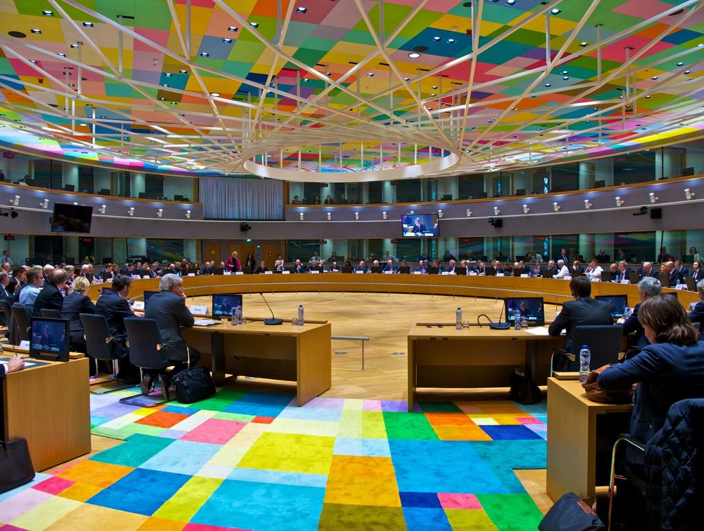 Συνεδρίαση στο Συμβούλιο Ευρωπαϊκή Ένωση 3.3. Στάδιο δεύτερης ανάγνωσης Μόλις το Κοινοβούλιο λάβει επισήμως τη θέση του Συμβουλίου σε πρώτη ανάγνωση 1, ξεκινά το στάδιο της δεύτερης ανάγνωσης.