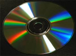 Primjer ogiba na optičkom mrežici: compact disc Staze (tracks) tvrdih diskova (compact disc) djeluju kao optičke rešetke.