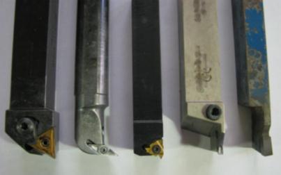 קיימים מספר סוגים של סכיני חריטה