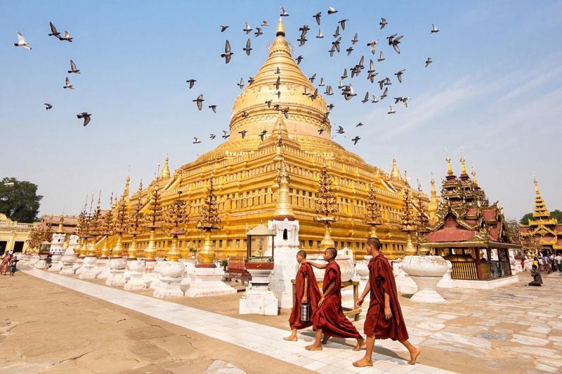 1 Η ΗΜΈΡΑ: ΗΡΑΚΛΕΙΟ - ΑΘΗΝΑ - ΓΙΑΝΓΚΟΝ Πτήση μέσω ενδιάμεσου σταθμού για την μεγαλύτερη πόλη της Βιρμανίας, την Γιανγκόν ή Ρανγκούν, όπως ήταν η παλαιότερη ονομασία της.