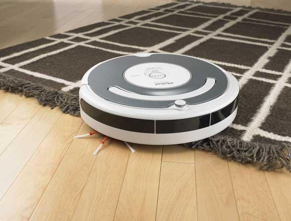 Roomba (2002) Είναι μια σειρά από αυτόνομα ρομπότ που λειτουργούν σαν ηλεκτρικές σκούπες. Υπό κανονικές συνθήκες στο σπίτι, είναι σε θέση να κινείται αυτόνομα στο πάτωμα αποφεύγοντας τυχόν εμπόδια.