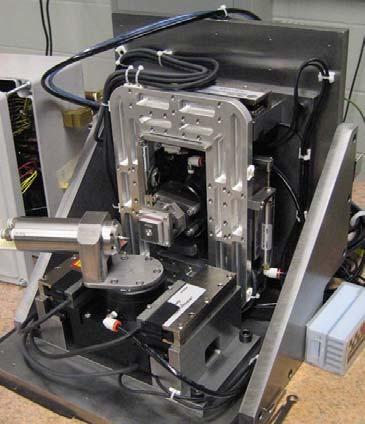 Убрзање транслаторних оса је 6G. Инкремент енкодера транслаторних оса је 20nm, а вођице су котрљајне.