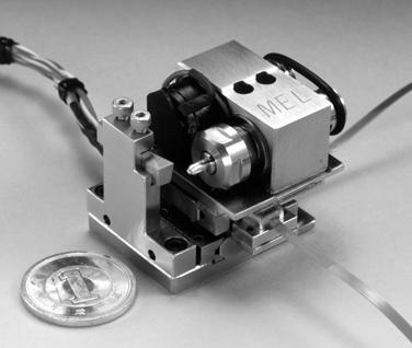 5 mm 3 тежина: 100 g X-Y осе су погоњене пиезоелектричним