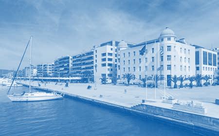 ΜΕΘΩΝΗ που διατηρεί αναλλοίωτες βενετσιάνικες επιρροές. Παραμονή για γεύμα και στη συνέχεια για ΠΥΛΟ. Άφιξη στην όμορφη αμφιθεατρική πόλη που θυμίζει νησί στο νότιο άκρο του κόλπου του ΝΑΥΑΡΙΝΟΥ.