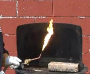 Plinsko zavarivanje se koristi pri zavarivanju čelika, sivog lijeva, obojenih metala (bakar, aluminij i njihove legure).