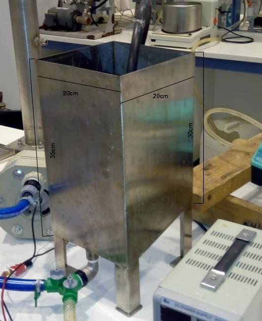 Εικόνα 5: Δεξαμενή πειραμάτων Ηλεκτρόδιο Mg Κατασκευάστηκε αυτοσχέδιο κελί (Εικόνα 6) εφοδιασμένο με αυτοθυσιαζόμενο ηλεκτρόδιο μαγνησίου (Εικόνα 7).
