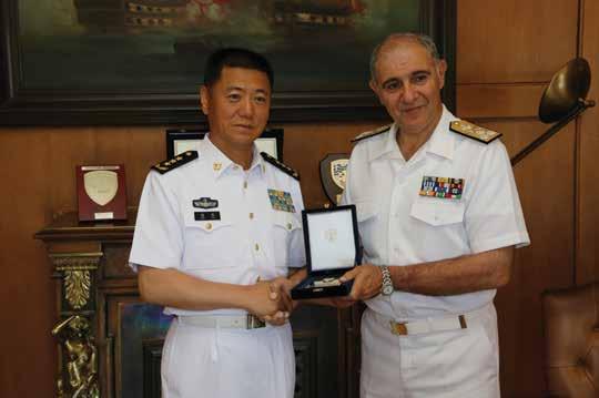 Από την επίσκεψη αντιπροσωπείας του Πολεμικού Ναυτικού της Κίνας με επικεφαλής τον Ναύαρχο Miao Houa, Πολιτικό Κομισάριο του Κινέζικου Ναυτικού, στο ΓΕΝ την 9η Ιουνίου 2016 και τη συνάντησή του με