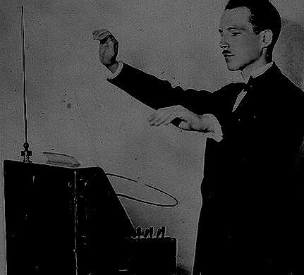 1919, Theremin του Lev Termen (ή Leon Theremin).