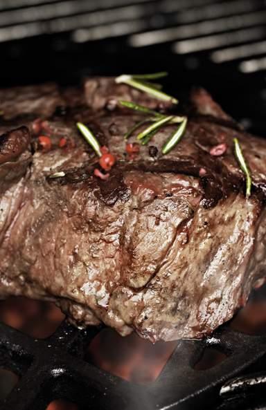 RIB EYE ΜΕ ΡΌΚΑ & ΠΑΡΜΕΖΆΝΑ Για 4-6 άτομα Υλικά: 2 μπριζόλες, 2 δάχτυλα περίπου η μία, Παρθένο ελαιόλαδο, αλάτι, μαύρο σπ