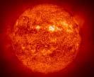SUNČEVA AKTIVNOST Podrazumeva kompleks svih fizičkih promena koje se dešavaju na Suncu i koje izazivaju na njegovoj površini razna fizička