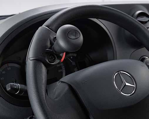 Βοηθήματα οδήγησης από το εργοστάσιο. Οδηγήστε αυτόνομα στη δουλειά ή στα ραντεβού με πελάτες χάρη στα βοηθήματα οδήγησης και οι προσαρμογές καθισμάτων της Mercedes-Benz για άτομα με αναπηρία.