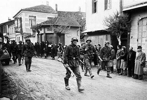 Είχαν προηγηθεί σφοδροί βομβαρδισμοί και σκληρή