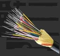 Cablul cu fibră optică este format din una sau mai multe fibre optice, protejate de unul sau mai multe straturi de întărire, prevăzut la exterior cu o manta din polietilenă extrudată. Figura 8.