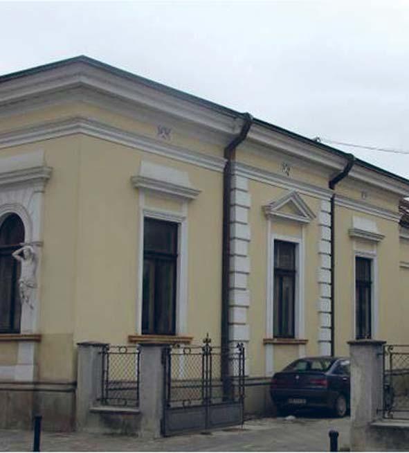 грађена je почетком двадесетог века (905.), реконструисана 998. Кућа се налази на равном терену, приземна је и над једним својим делом има поткровље које се користи за боравак.