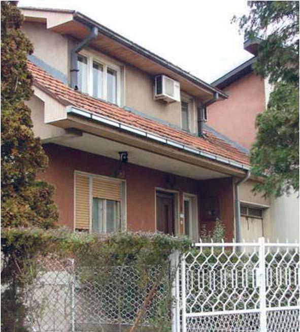 Регион, Централна Србија Region, Central Serbia 7 4 7 3 5 6 8 6 6 Основа приземља Ground floor Основа спрата First floor Ц C <50% [] улаз, [] купатило и WC, [3] кухиња, [4] трпезарија, [5] дневна