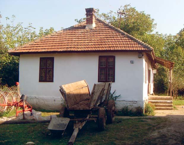 Регион 4, Источна Србија Region 4, East Serbia 4 3 4 Основа приземља Ground floor A A <50% [] трем, [] дневна соба, [3] кухиња, [4] спаваћа соба [] porch, [] living, [3] kitchen, [4] bedroom 0 3 4 m