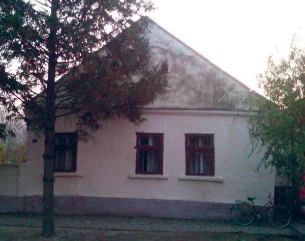 Регион 5, Воводина Region 5, Vojvodina 4 6 5 4 4 7 3 3 Основа приземља Ground floor A А + <50% [] трем, [] ходник, [3] спаваћа соба, [4] остава, [5] купатило, [6] кухиња, [7] дневна соба [] Porch, []