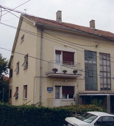 Регион 6, Београд Region 6, Beograd 3 5 5 5 5 4 5 4 5 4 4 5 5 5 Основа приземља Groundfloor Основа спрата First floor Д D <50% [] предсобље, [] кухиња са трпезаријом [3] спаваћа соба, [4] купатило,