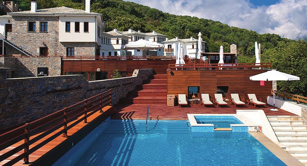 12 Months Luxury Resort ***** Τοποθεσία Σε απόσταση 4χλμ. από τη γραφική Τσαγκαράδα, το 12 Months Luxury Resort προσφέρει πολυτελή καταλύματα και ποικιλία δραστηριοτήτων αναψυχής.