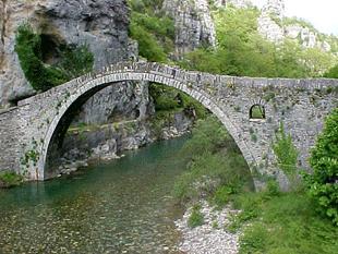 Να χαίρονται όλοι, όπως εμείς, που τα καταφέραμε και με ευλογία προχωράμε με περισσότερο κουράγιο και αισιοδοξία.